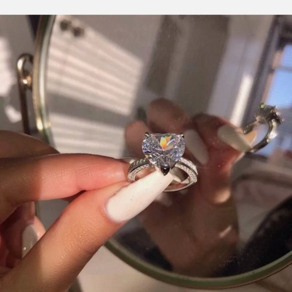 Romantic 925 Silver Heart Cubic Zirconia Ring - Picture 2 of 5